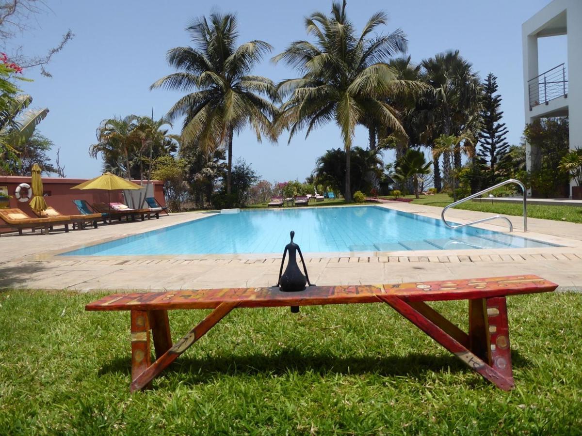 Leo'S Beach Hotel - Adults Only Brufut Exterior photo