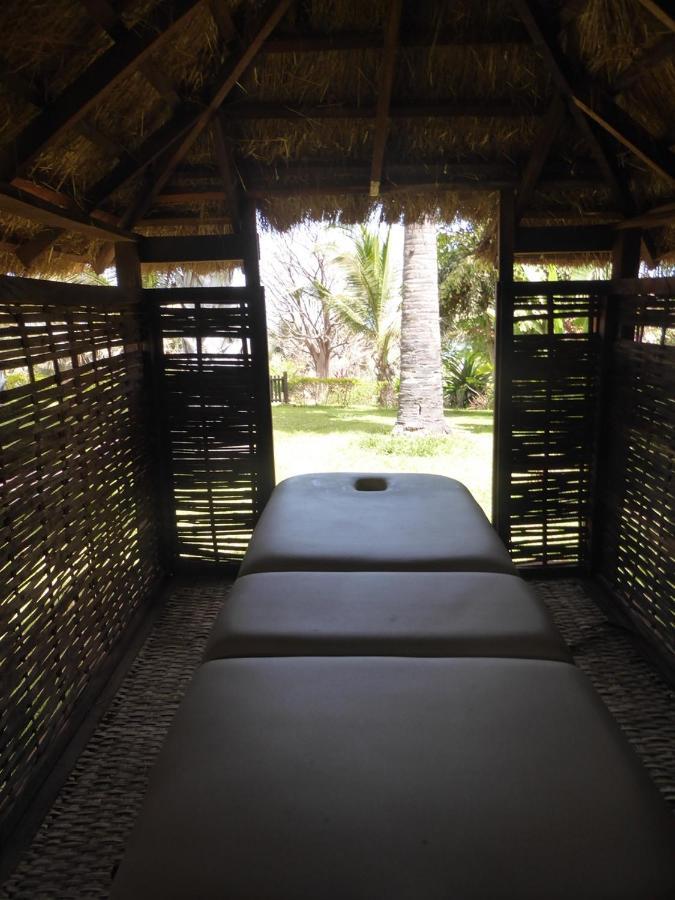 Leo'S Beach Hotel - Adults Only Brufut Exterior photo