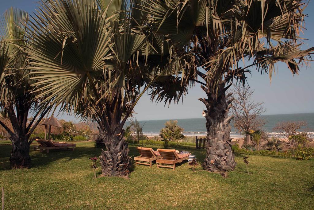 Leo'S Beach Hotel - Adults Only Brufut Exterior photo