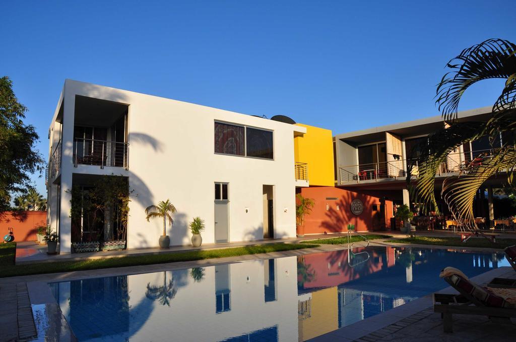 Leo'S Beach Hotel - Adults Only Brufut Exterior photo