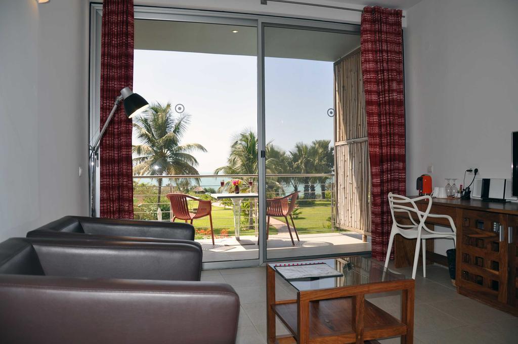 Leo'S Beach Hotel - Adults Only Brufut Exterior photo