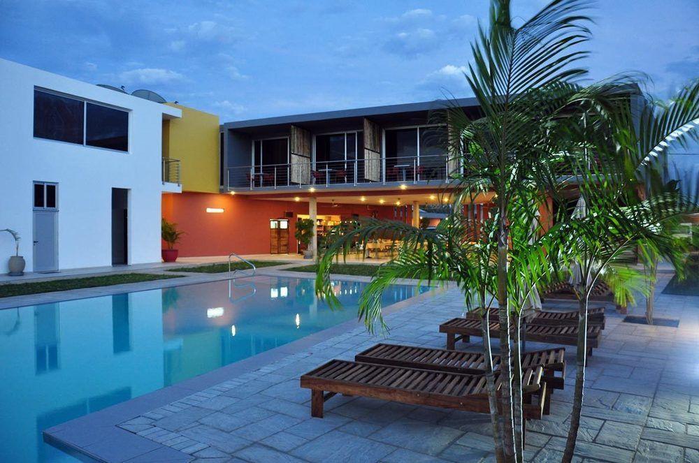 Leo'S Beach Hotel - Adults Only Brufut Exterior photo