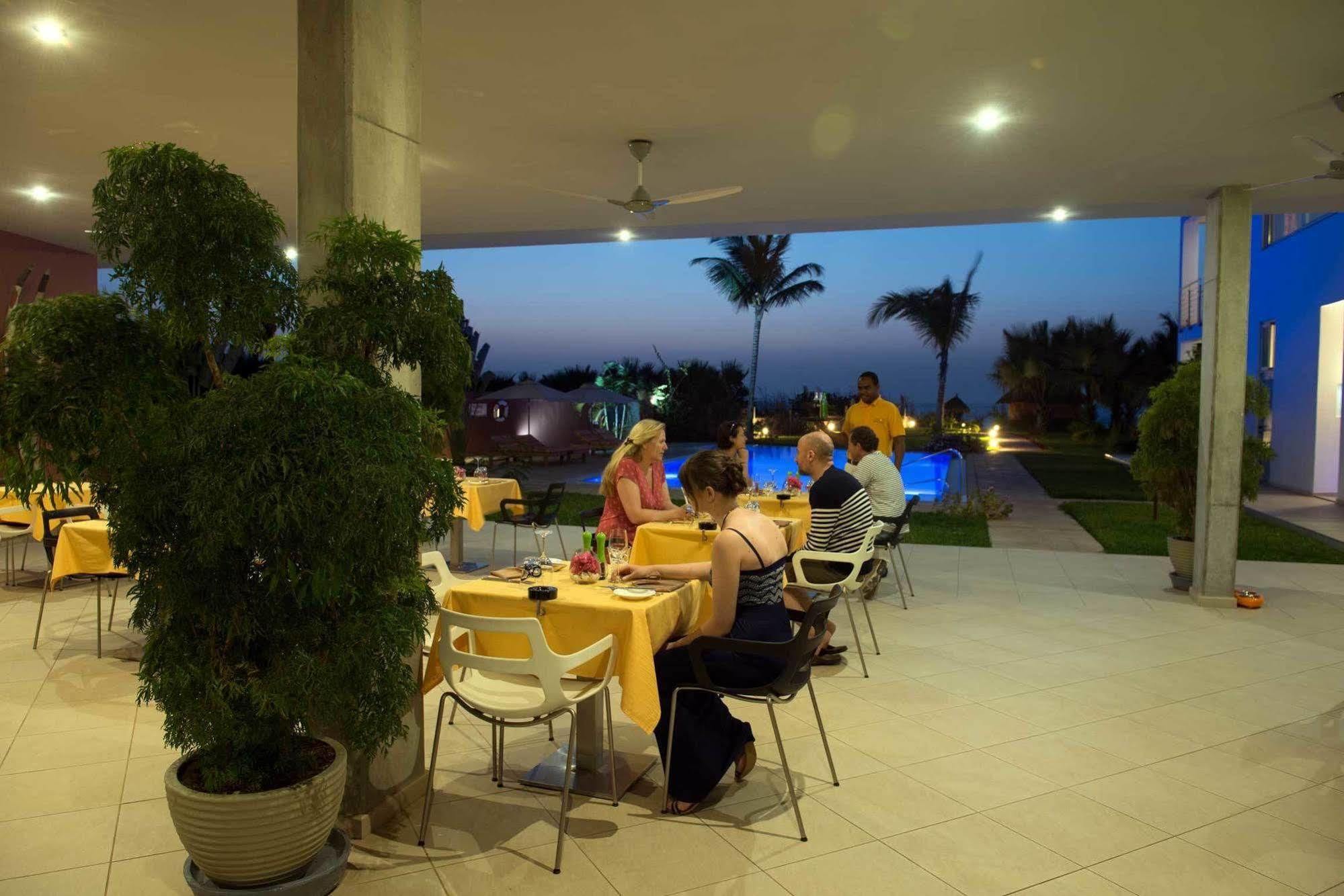 Leo'S Beach Hotel - Adults Only Brufut Exterior photo