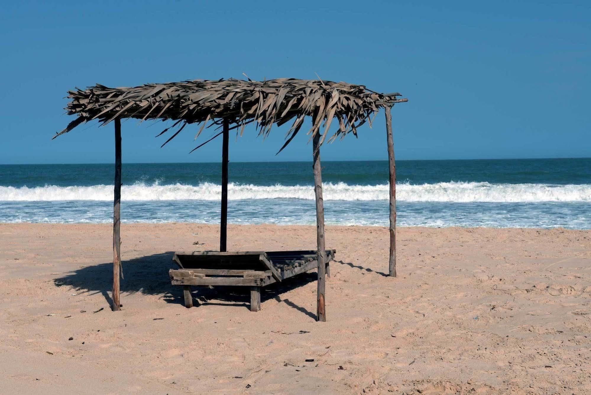 Leo'S Beach Hotel - Adults Only Brufut Exterior photo
