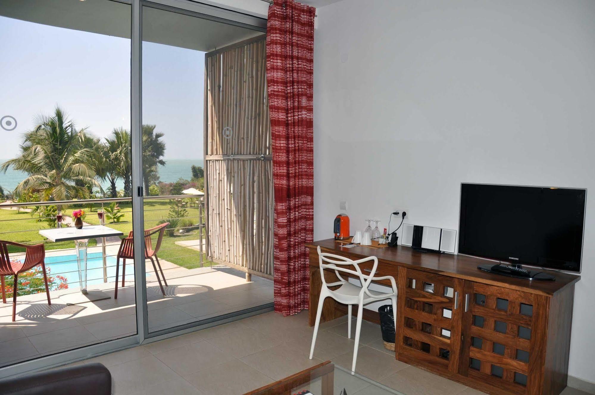 Leo'S Beach Hotel - Adults Only Brufut Exterior photo