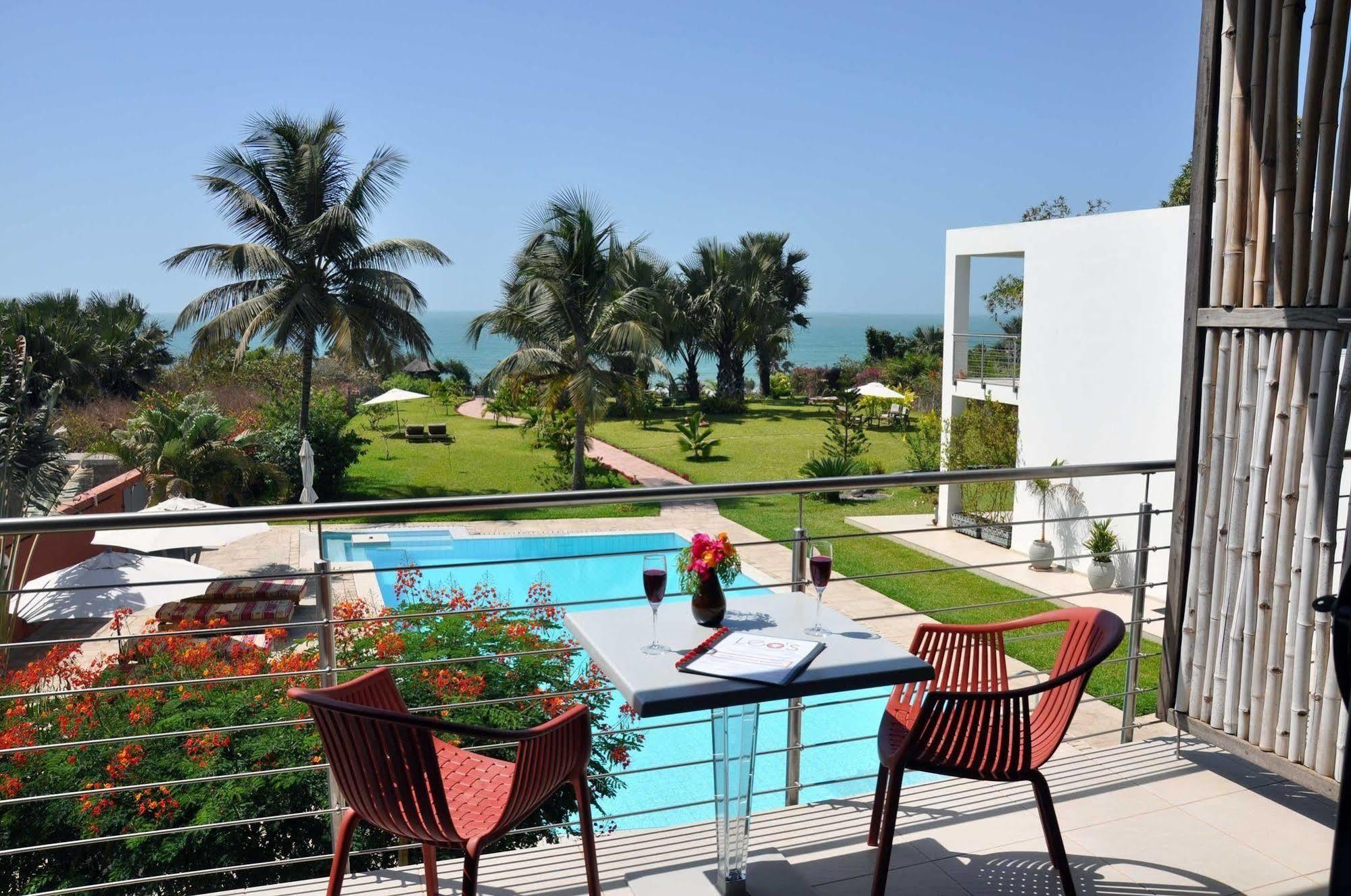 Leo'S Beach Hotel - Adults Only Brufut Exterior photo