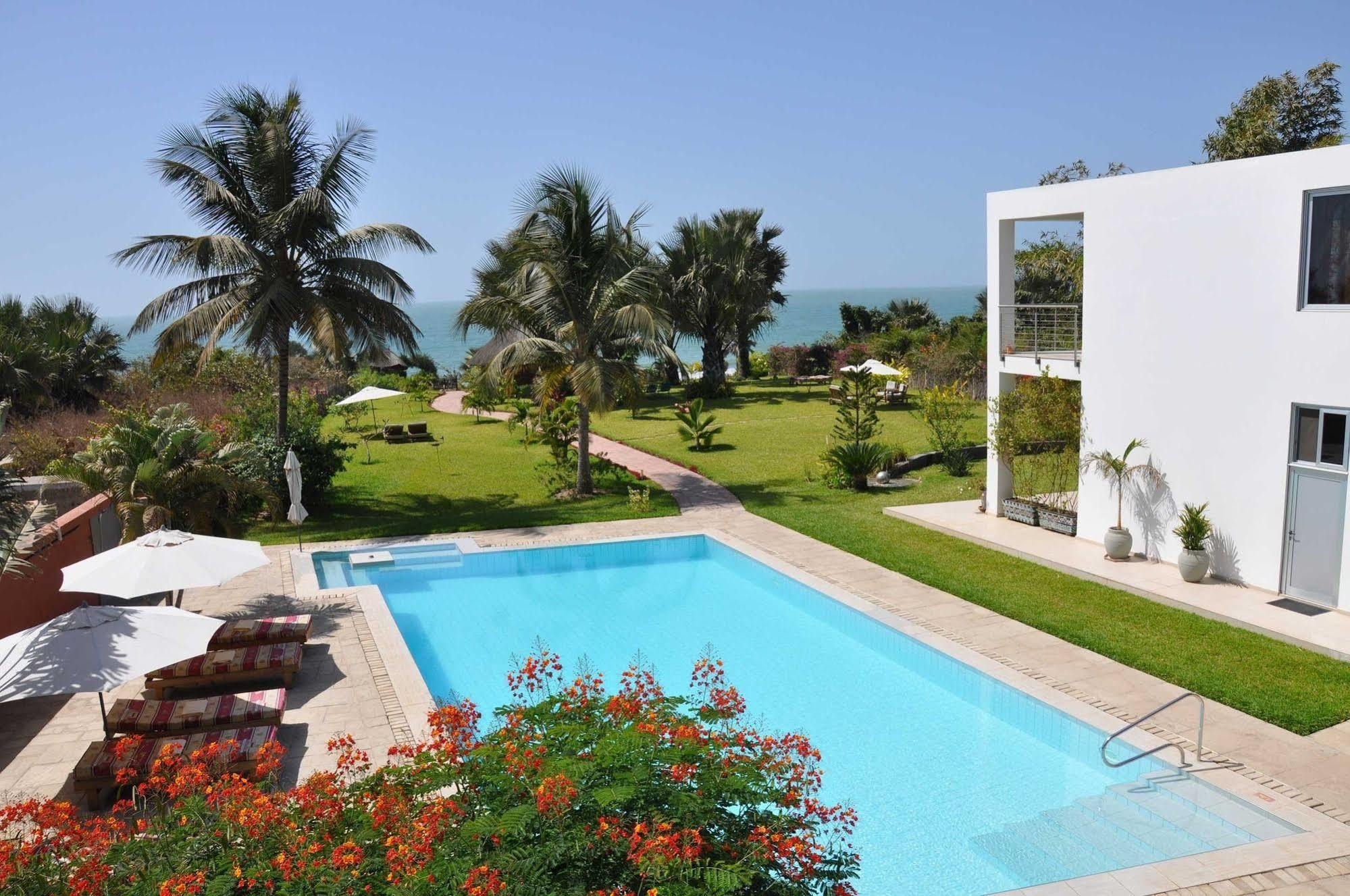 Leo'S Beach Hotel - Adults Only Brufut Exterior photo