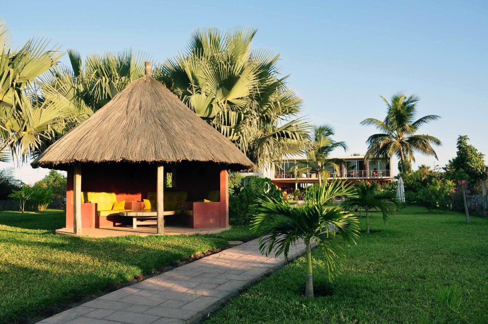 Leo'S Beach Hotel - Adults Only Brufut Exterior photo